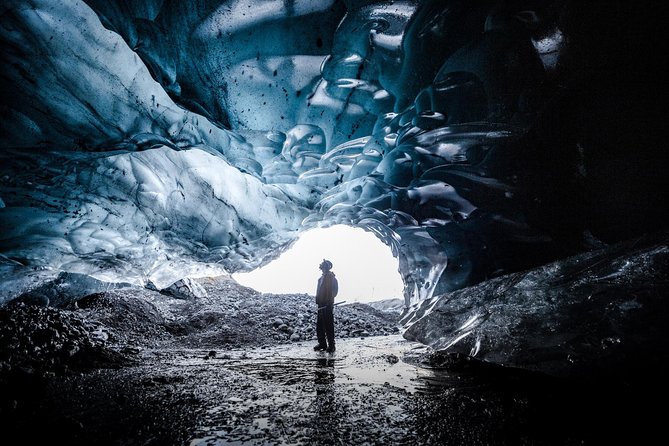 Skaftafell: Blue Ice Cave & Glacier Hike on Vatnajökull - Gear, clothing, and physical effort