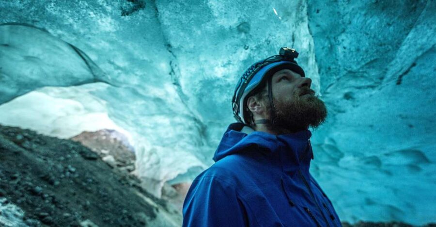 Skaftafell: Ice Cave Tour and Glacier Hike - The 15-minute ride and the first walk toward Falljökull