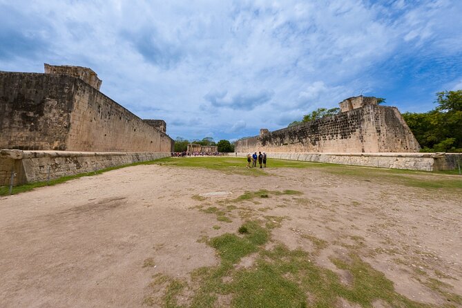 Small Group Tour to Chichen Itza, Cenote and Ekbalam from Cancun - A small group helps, but the van can feel tight