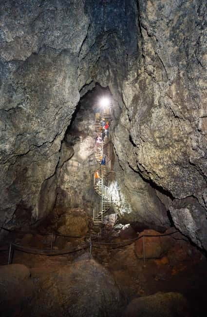 Snæfellsnes: Vatnshellir Lava Cave Tour - Walking into an 8,000-year-old lava tube