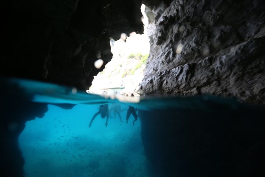 Sorrento: Capri and Blue Grotto Boat Cruise with Drinks - A half-day on Capri’s best side