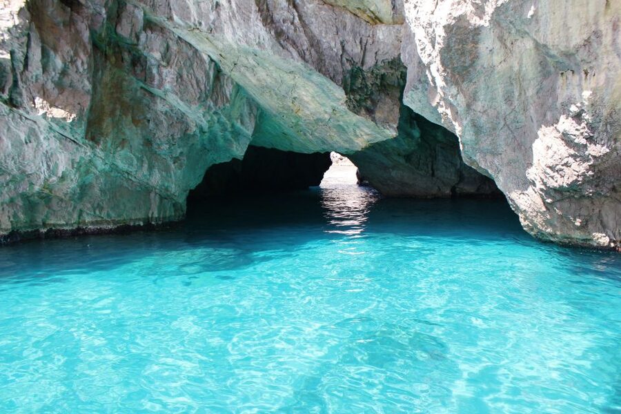 Sorrento: Capri and Blue Grotto Boat Cruise with Drinks - What the crew adds to the outing