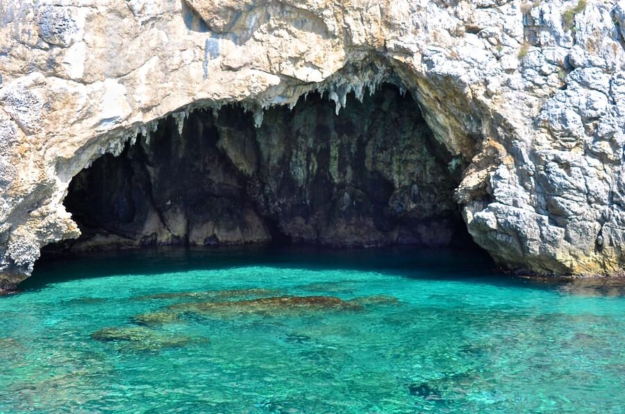 Sperlonga: Boat Cruise to the Blue Grotto with Swimming - Bazzano, Capovento, and the Grotta delle Bambole