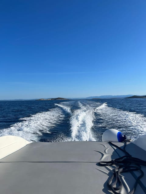 Split: 5 Islands Full-Day Tour to Blue Cave, Vis & Hvar - Two unhurried hours in Hvar Town