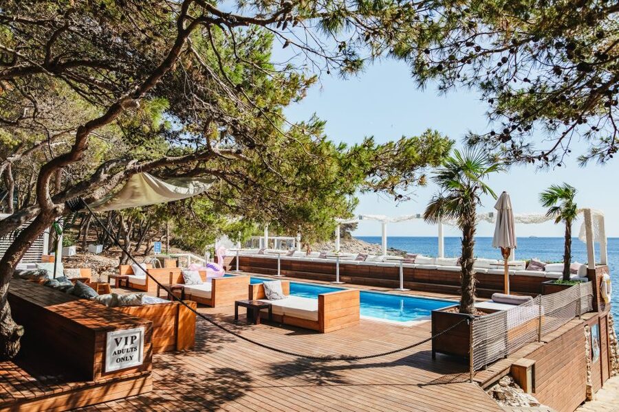 Split: Blue Cave, Vis & Hvar Full-Day Trip by Speedboat - Stupišće Military Base and Vis Island’s hidden past