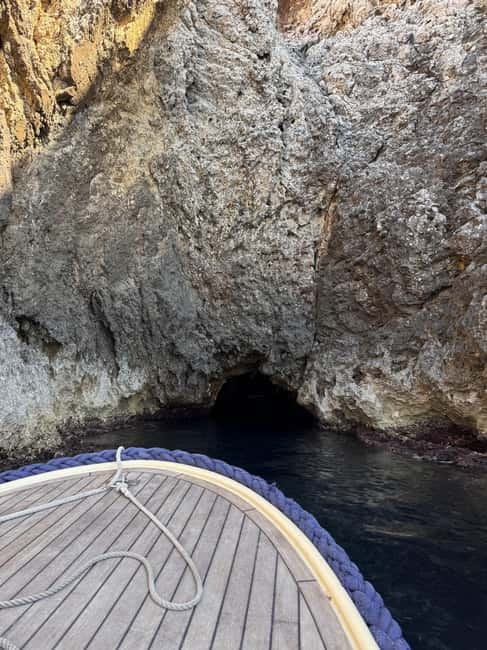 Split/Podstrana: Blue Cave, Hvar & 6 Islands Speedboat Trip - Limestone caves and Stiniva Cove