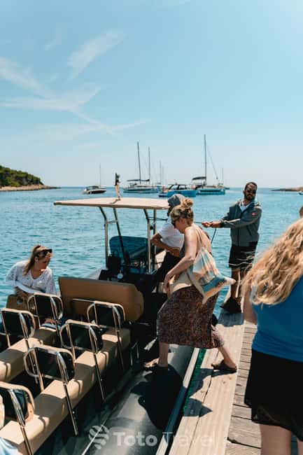 Split/Podstrana: Blue Cave, Hvar & 6 Islands Speedboat Trip - An hour around the Pakleni Islands