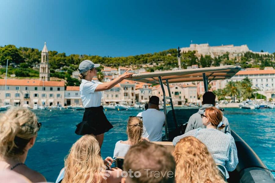 Split/Podstrana: Blue Cave, Hvar & 6 Islands Speedboat Trip - Two useful hours in Hvar Town
