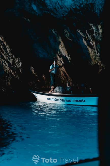 Split/Podstrana: Blue Cave, Hvar & 6 Islands Speedboat Trip - Komiža, the island stop with real character