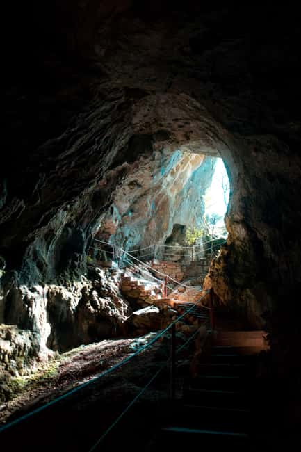 Split: Private tour to Klis Fortress and Vranjača cave - Who should book this outing?