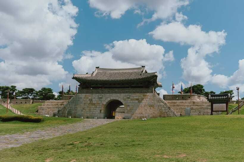 Suwon Hwaseong, Gwangmyeong Cave, & Starfield Library Trip - Transport, timing, and the $58 price
