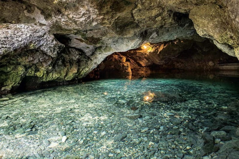 Swabian Jura: Entering the Wimsen Cave by boat - What happens before you board