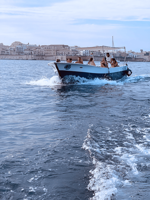 Syracuse: Ortigia and Sea Caves Excursion by Boat - Art, bathing spots, and the northern side of the island