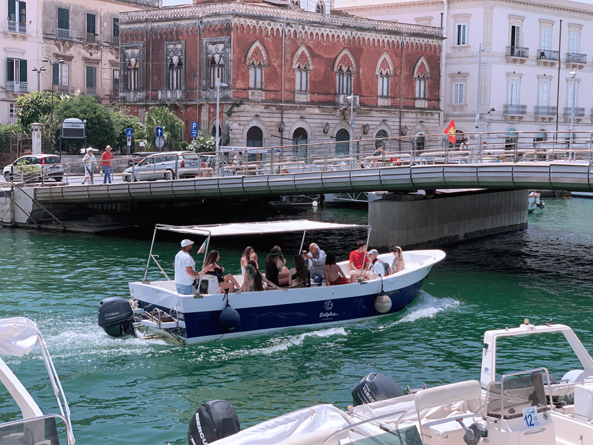 Syracuse: Ortigia and Sea Caves Excursion by Boat - Arethusa Spring and the first view of Ortigia