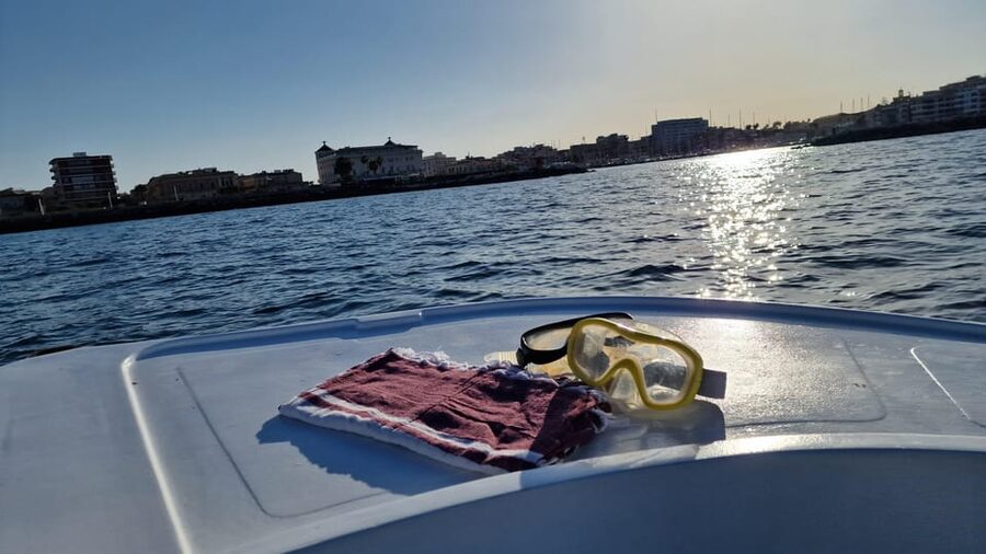 Syracuse: Picnic boat tour of Pillirina, Ortigia & sea caves - Why seeing Ortigia from the water matters