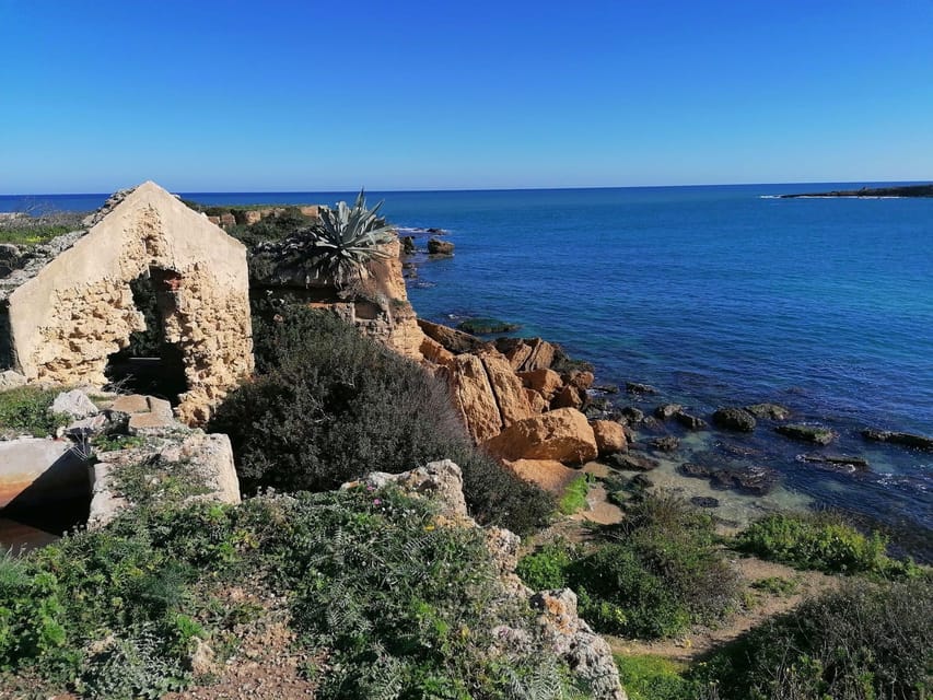Syracuse: Pillirina, Ortigia, Sea Caves and snorkeling - Drinks, crew, and the mood on board