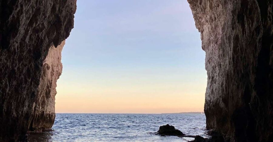 Syracuse:Tour Ortigia,caves with local skipper explanation - Why Ortigia makes sense from a boat