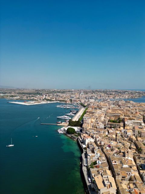 Syracuse:Tour Ortigia,caves with local skipper explanation - Arethusa Spring and the first look at Ortigia