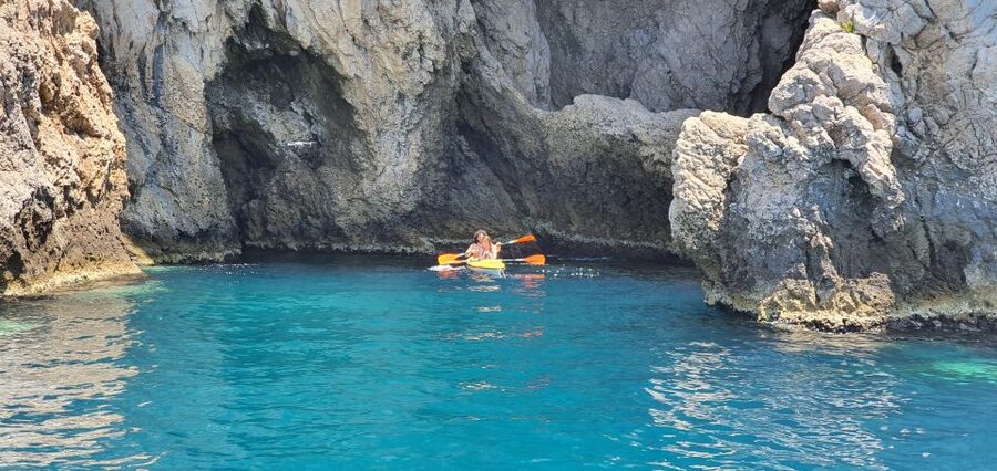 Taormina: Kayak Coastal Tour to Isola Bella and Blue Grotto - Key points to know before you paddle