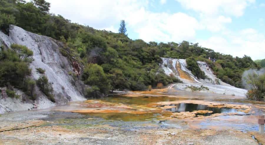 Taupo: Orakei Korako Geothermal Park and Cave Entry Ticket - What to bring and how to handle the weather