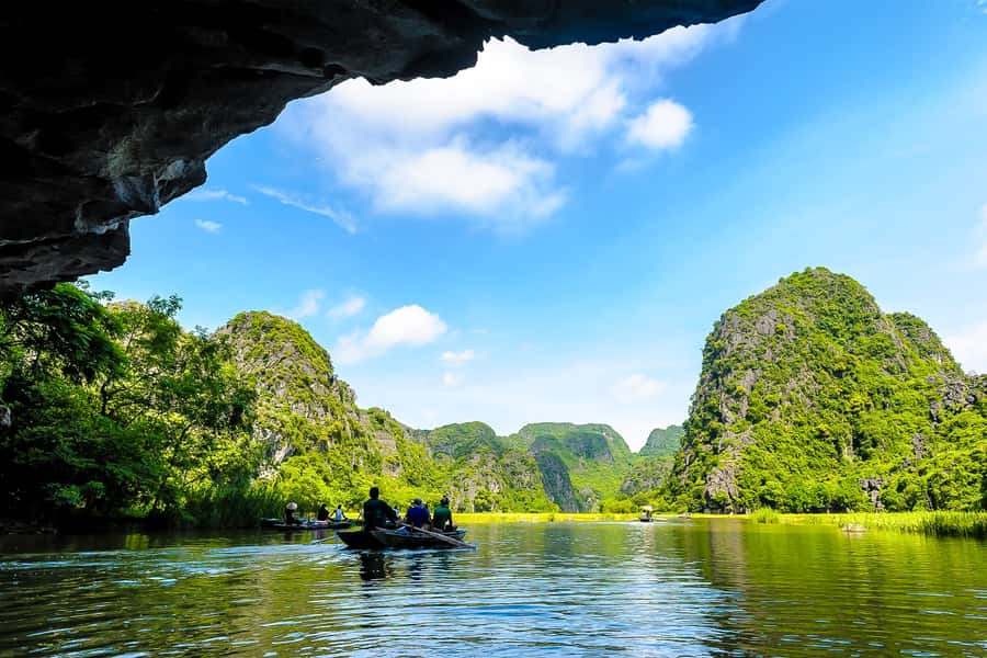The Best Ninh Binh Tour: Hoa Lu - Trang An/TamCoc - Mua Cave - The guide and the feel of the day