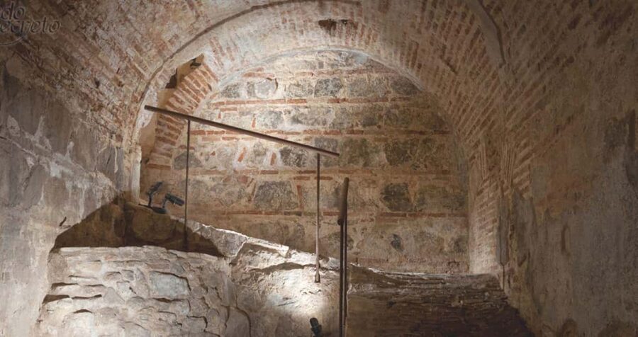Toledo: Underground Guided Tour with Entry Ticket - Toledo below the pavement