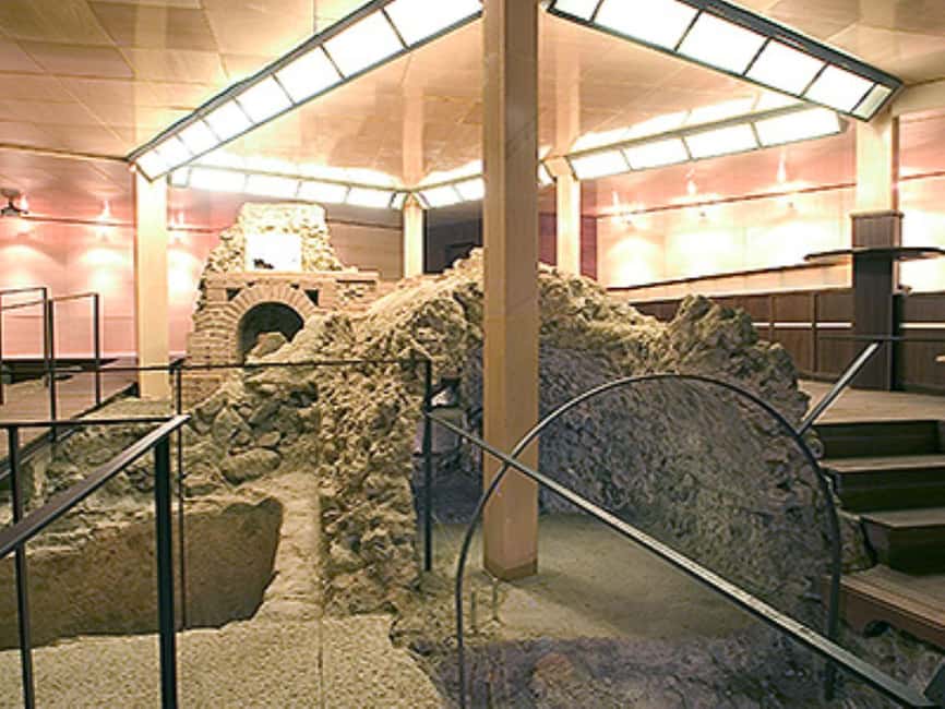 Toledo: Underground Guided Tour with Entry Ticket - Who should choose this underground walk?