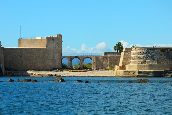 Tour of the island of Ortigia and exploration of sea caves with baths. - Timing, weather, and comfort