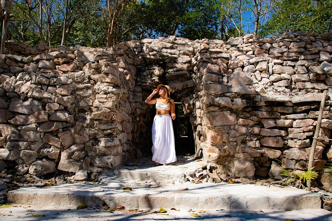 Tulum Guided Tour, Magical Cenote, Lagoon Snorkeling and Beachside Lunch - Yal Ku Lagoon: calm water and colorful fish