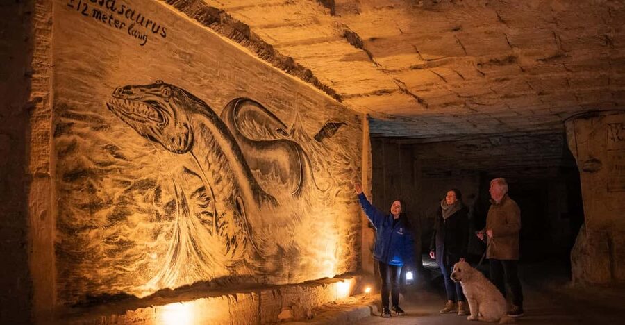 Valkenburg: Municipal Cave Guided Tour - Walking through the underground passages