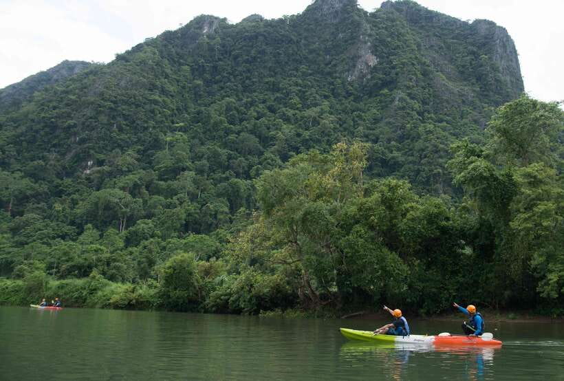 Vang Vieng: Kayaking & Cave Tubing with Zip Line/Blue Lagoon - Angel Cave and the shapes in the stone