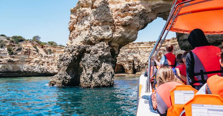 Vilamoura: Benagil Cave Boat Tour with Entry&Dolphin search - Why the coastal route matters