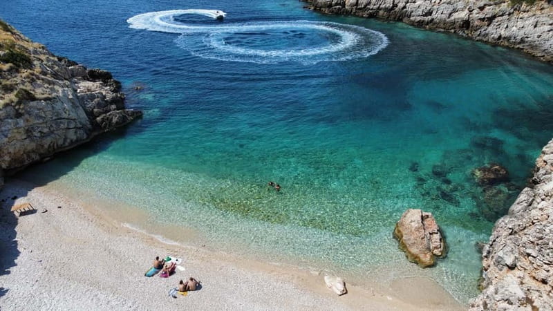 Vlore: Haxhi Ali Cave and Dafina Cave Speedboat Tour - What the guide adds to the day