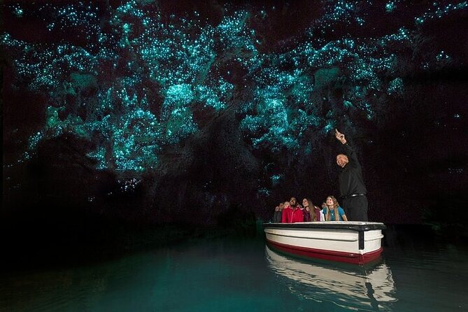 Waitomo Glow Worm Caves - A useful pause at Waitomo Homestead