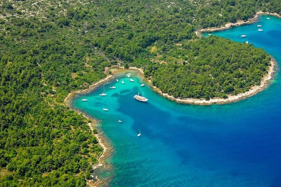 Zadar: Dugi Otok Day Trip to Sakarun & Golubinka Cave - Meeting the boat at Molo Branimira
