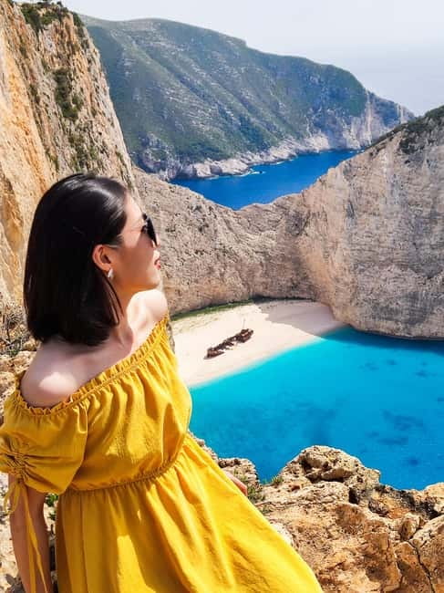 Zakinthos: Shipwreck Beach and Blue Caves Land and Sea Tour - Makris Gialos offers a fast coastal photo stop