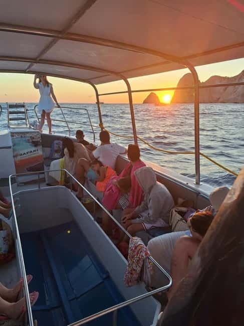 Zakynthos: Turtle Spotting, Marathonísi & Keri Caves Cruise - The short stop at Mizithres Rocks